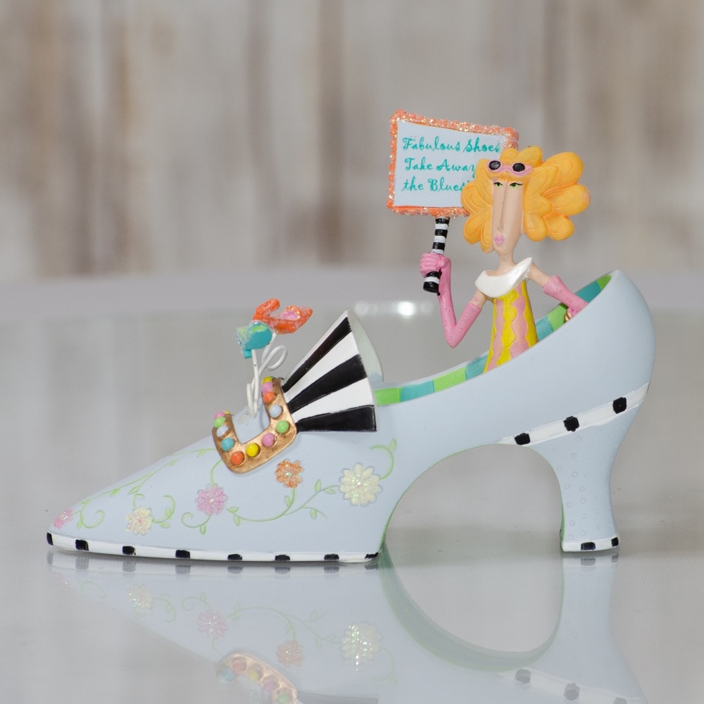 FabulousShoesTakeAwayBlues DollyMamaShoe Figurines